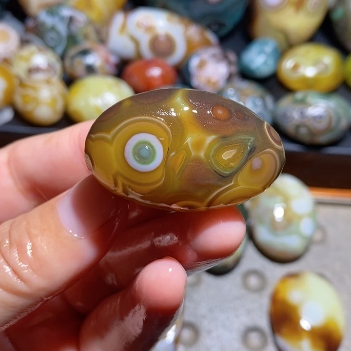 未镶嵌玛瑙/玉髓珠宝半成品70