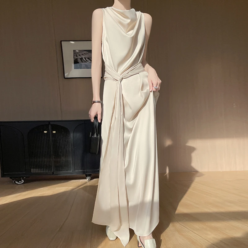 气质优雅醋酸缎面荡领无袖连衣裙高端垂感显瘦过膝设计感吊带长裙