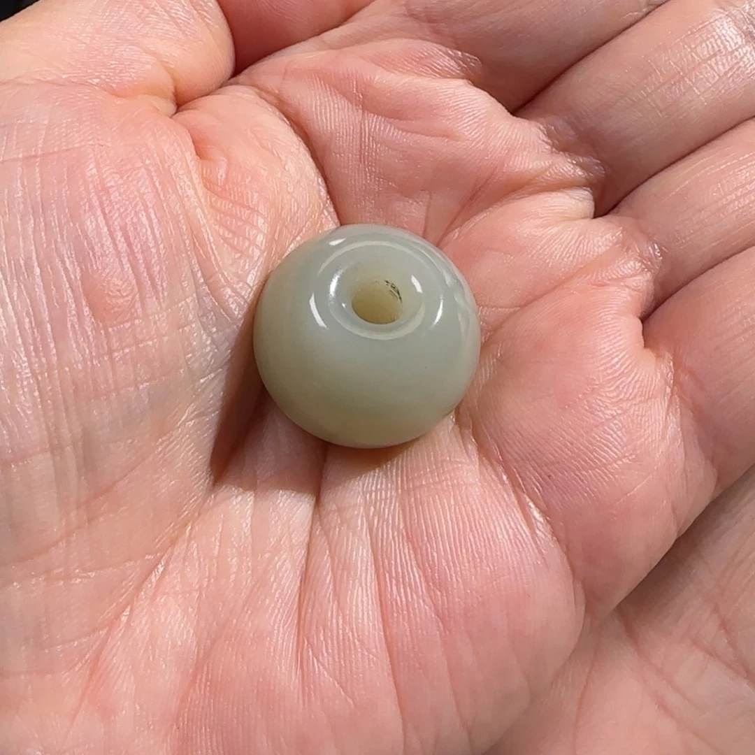 一***光和田玉未镶嵌颈饰