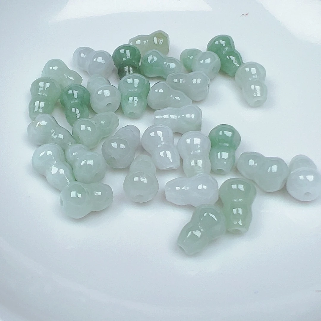 努***！翡翠未镶嵌颈饰货主老华