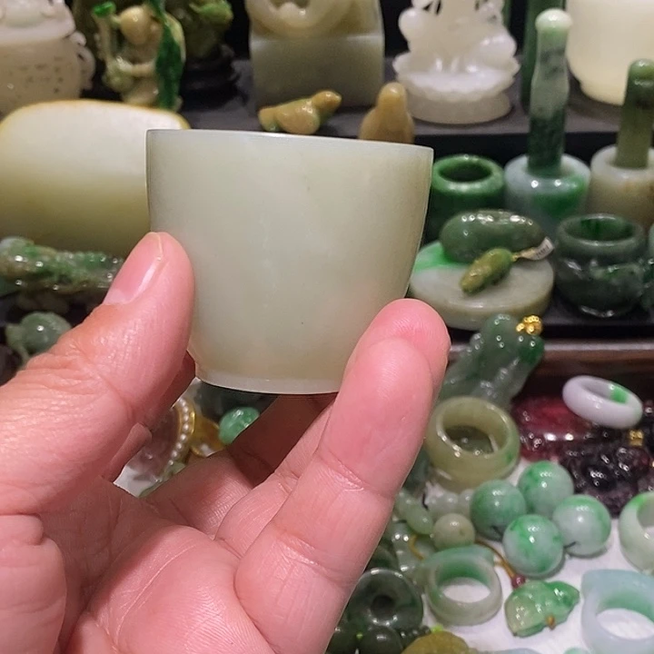 未镶嵌和田玉（糖玉）挂件