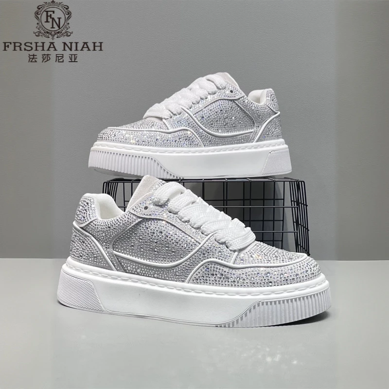 法莎尼亚男士防滑防臭板鞋新款潮流时尚满钻休闲鞋厚底圆头男鞋子