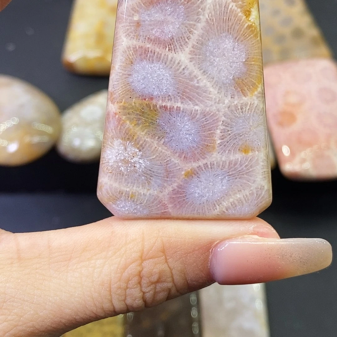 硅化玉颈饰合金蔷*