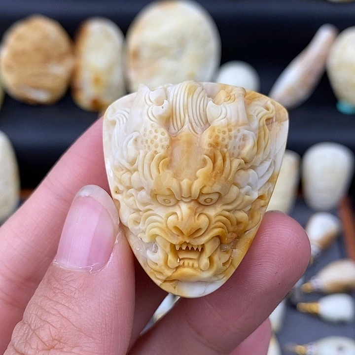 琥珀未镶嵌裸石龙牌c915