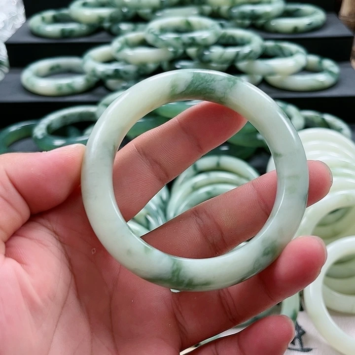 【闪购商品】透闪石-蛇纹石玉未镶嵌手镯B****d