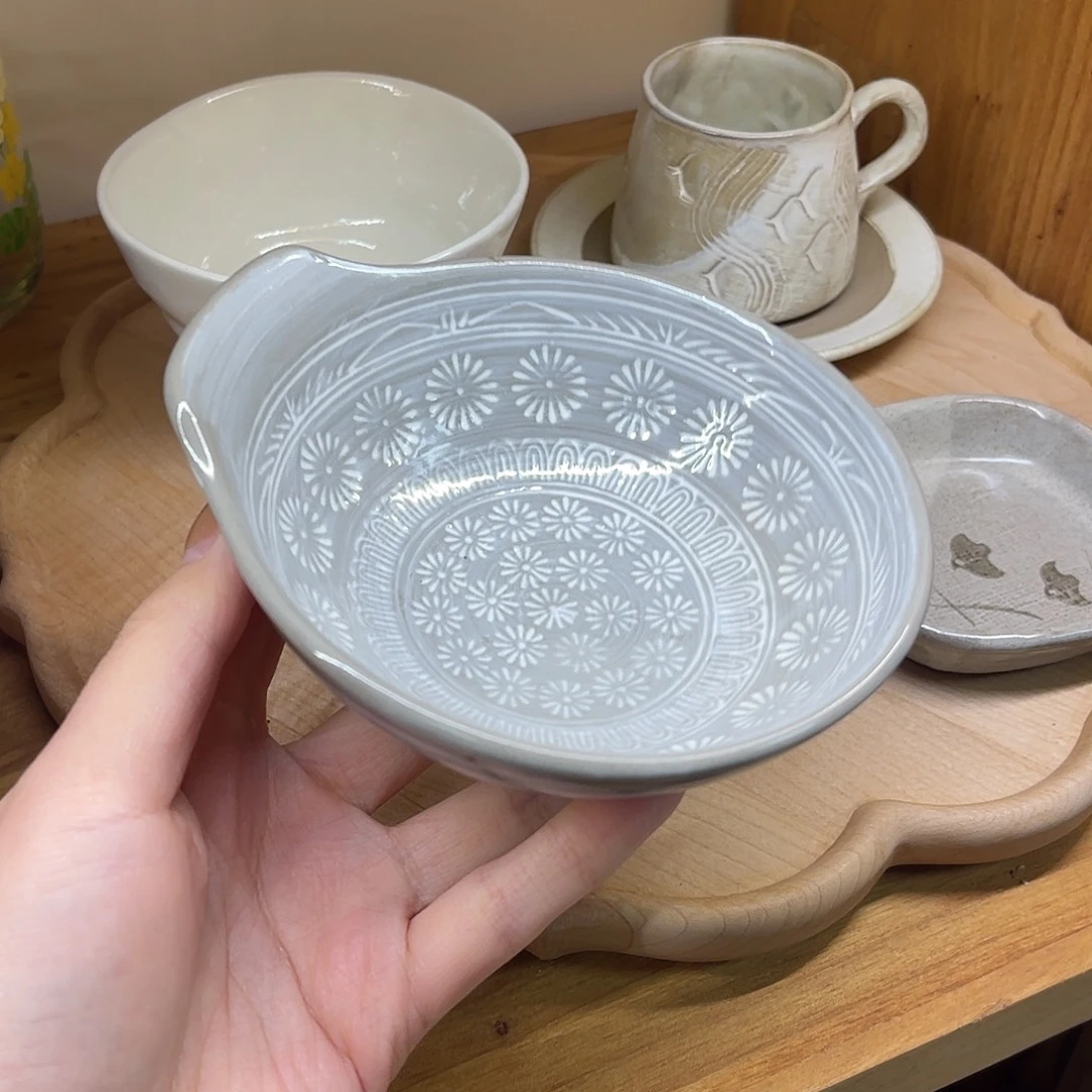 瓷片花三岛单把手小钵40