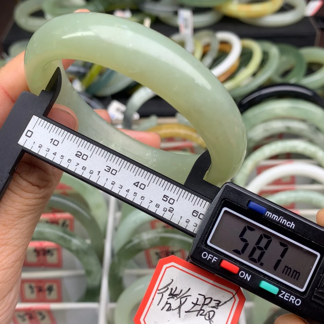 未镶嵌蛇纹石玉手镯523