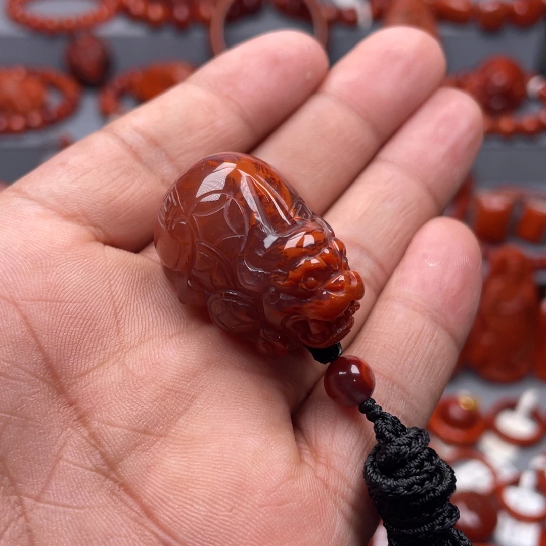 南红玛瑙未镶嵌珠宝奇石吊坠