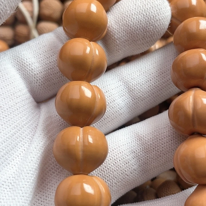 手串猴头核桃泡****?屁桃