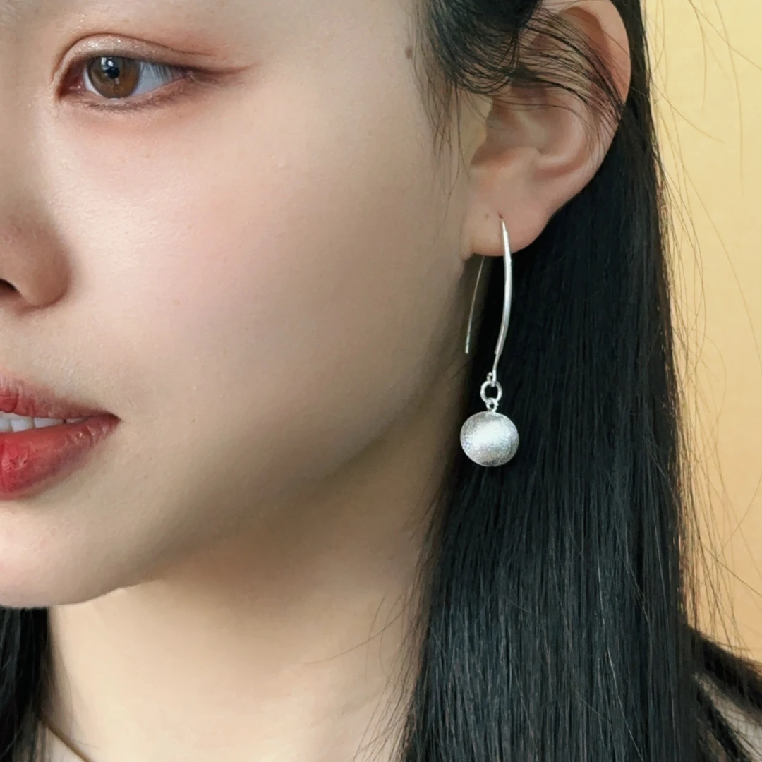 925银耳饰 手工拉丝S925耳钉古法拉丝丝缎光泽素银球球圆珠银耳环