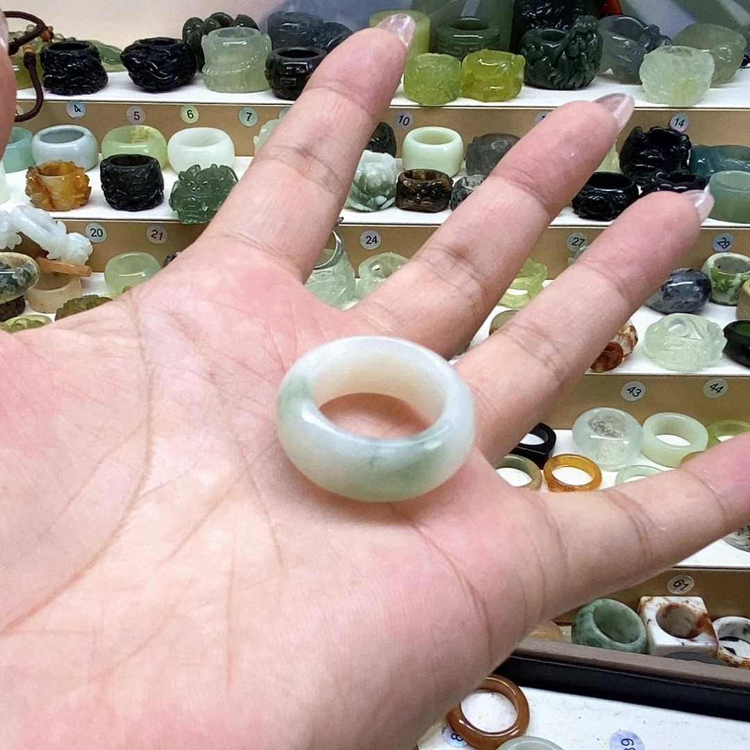 宇***士未镶嵌岫玉天然玉石戒指