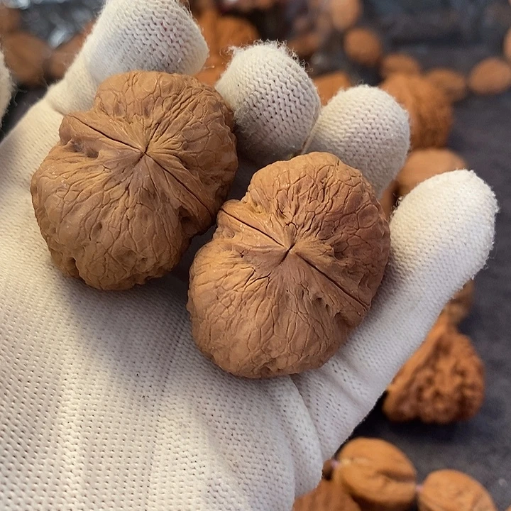 文玩核桃把件42云铁元宝