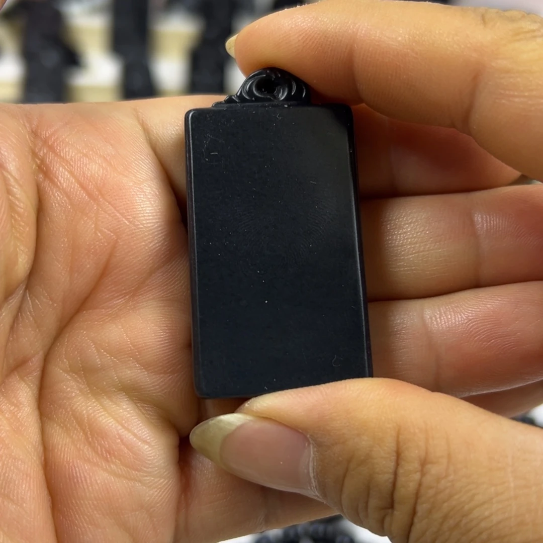 和田玉（墨玉）未镶嵌颈饰墨玉35无事牌