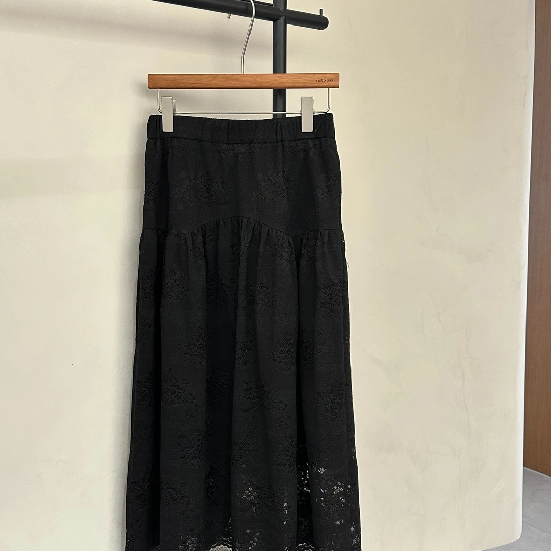 【黑糖小镇】蕾丝提花小黑裙时尚百搭气质高级感半身裙子女