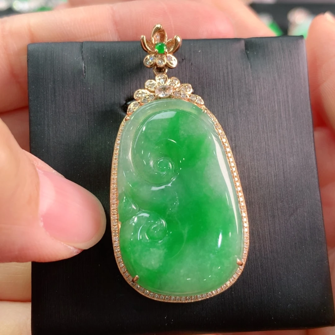 【闪购商品】翡翠颈饰18K金镶嵌天然翡翠