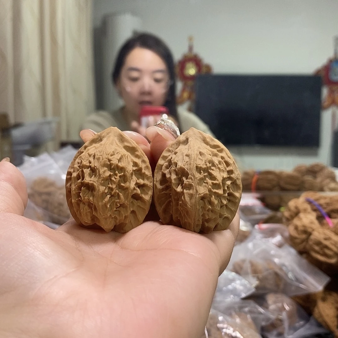 把件文玩核桃34野生鸡心尖有伤