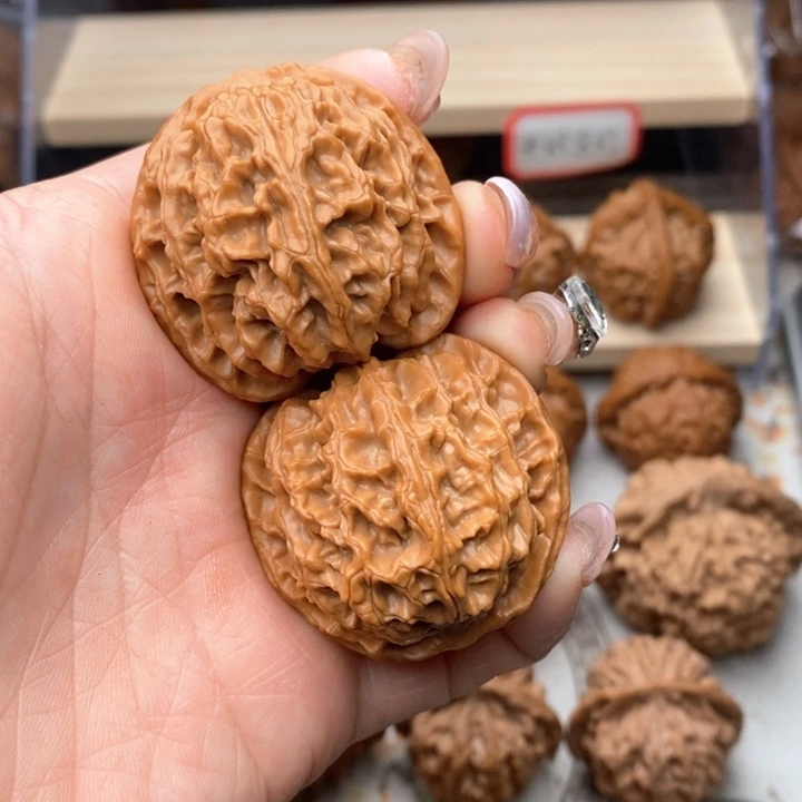 核桃把件p****f苹果园核桃