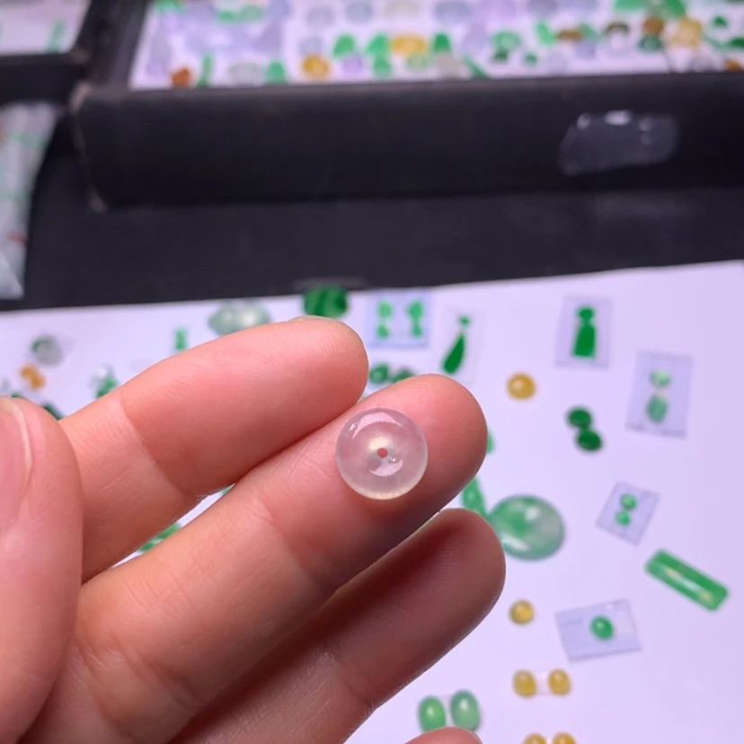 【闪购商品】翡翠颈饰未镶嵌依****i扣