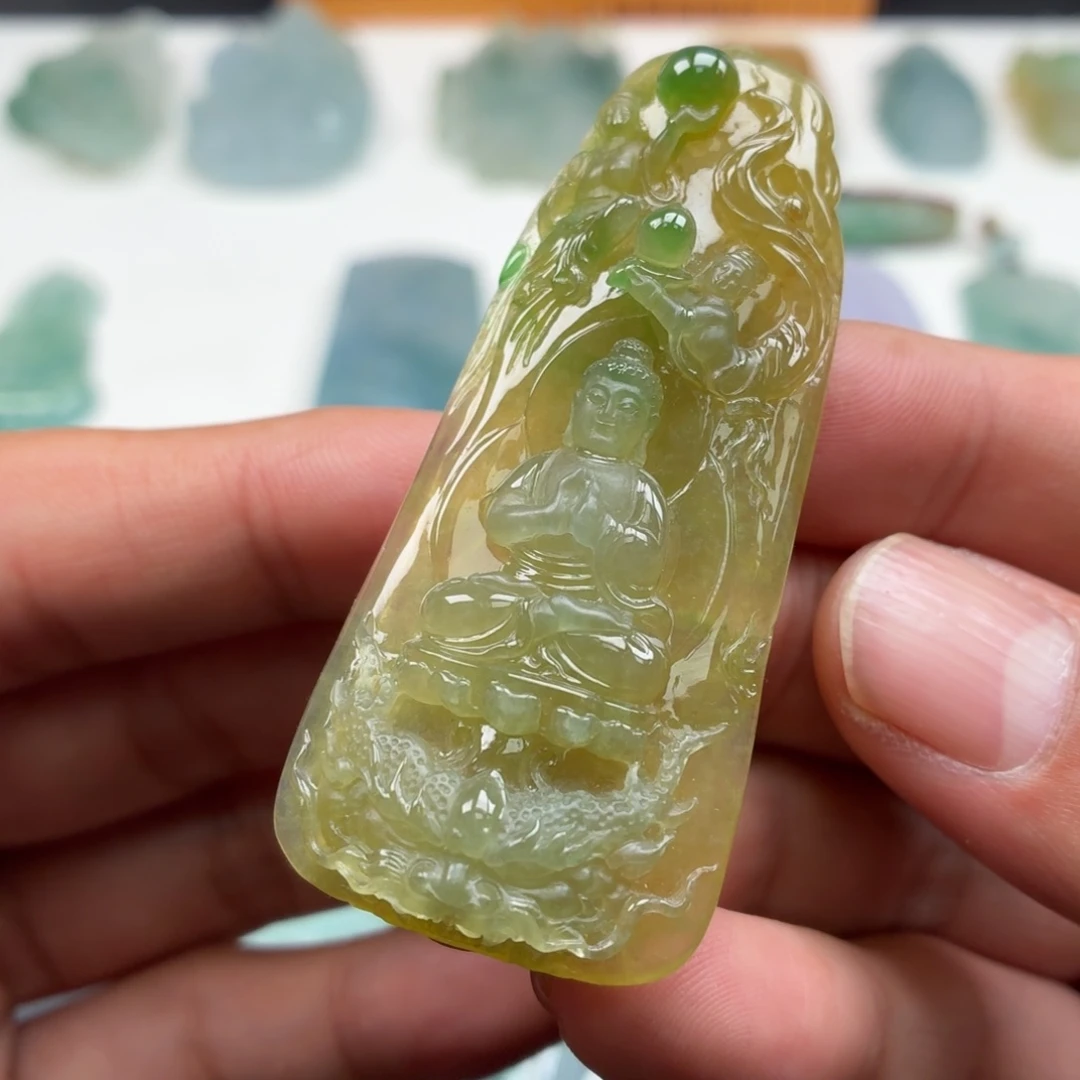 定制翡翠未镶嵌大日如来