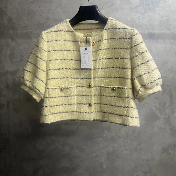 未使用 MIU MIU/缪缪 24黄色条纹单排扣圆领短袖针织衫/40码