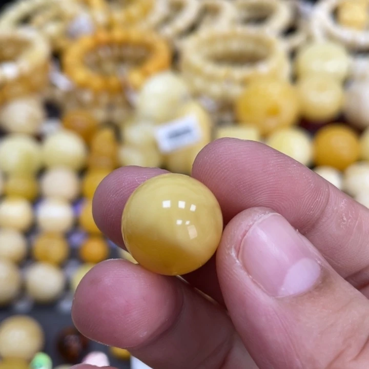 裸石蜜蜡未镶嵌15.4mm瑕
