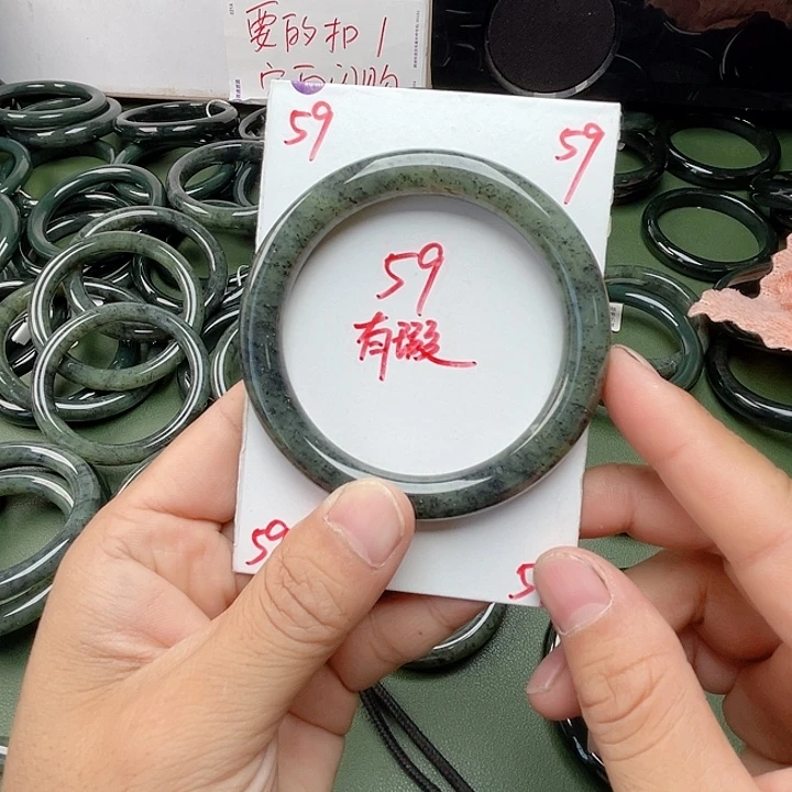 旧***霏和田玉手镯未镶嵌
