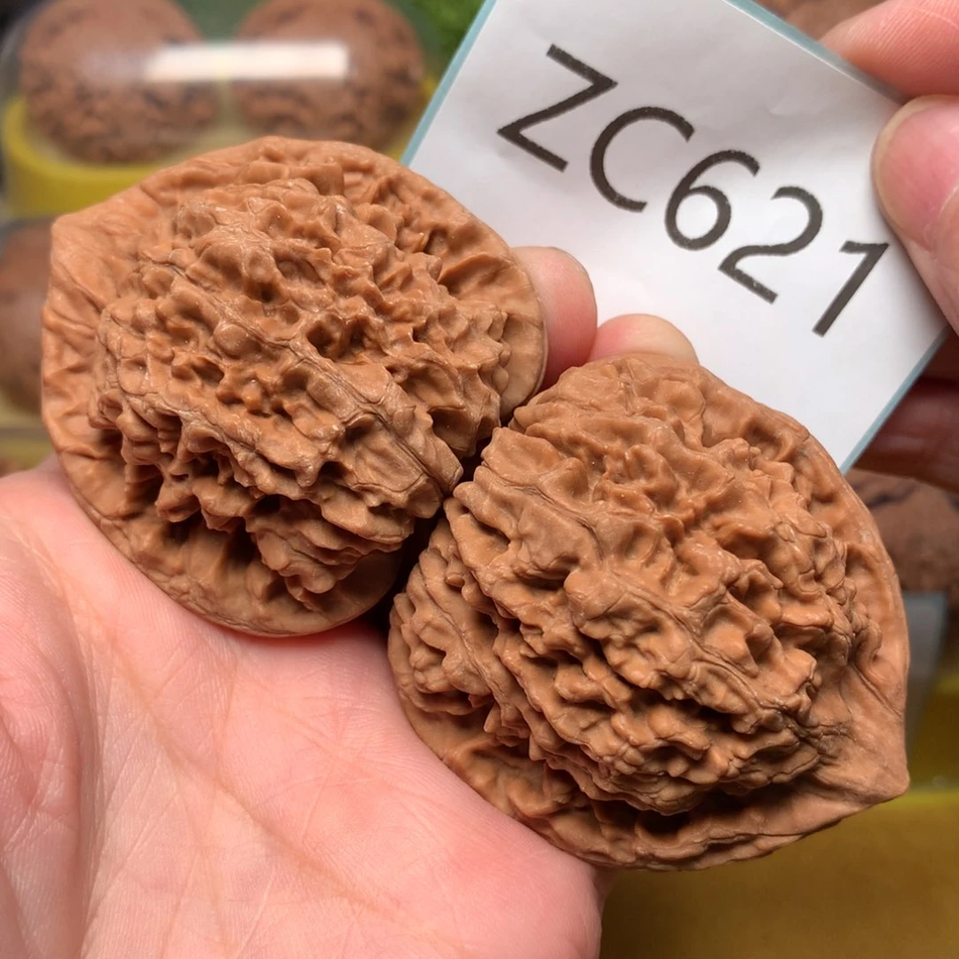 文玩核桃把件麒麟官帽49