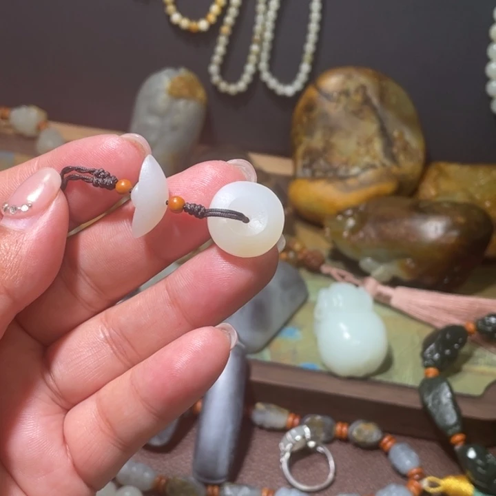 和田玉（糖玉）未镶嵌颈饰