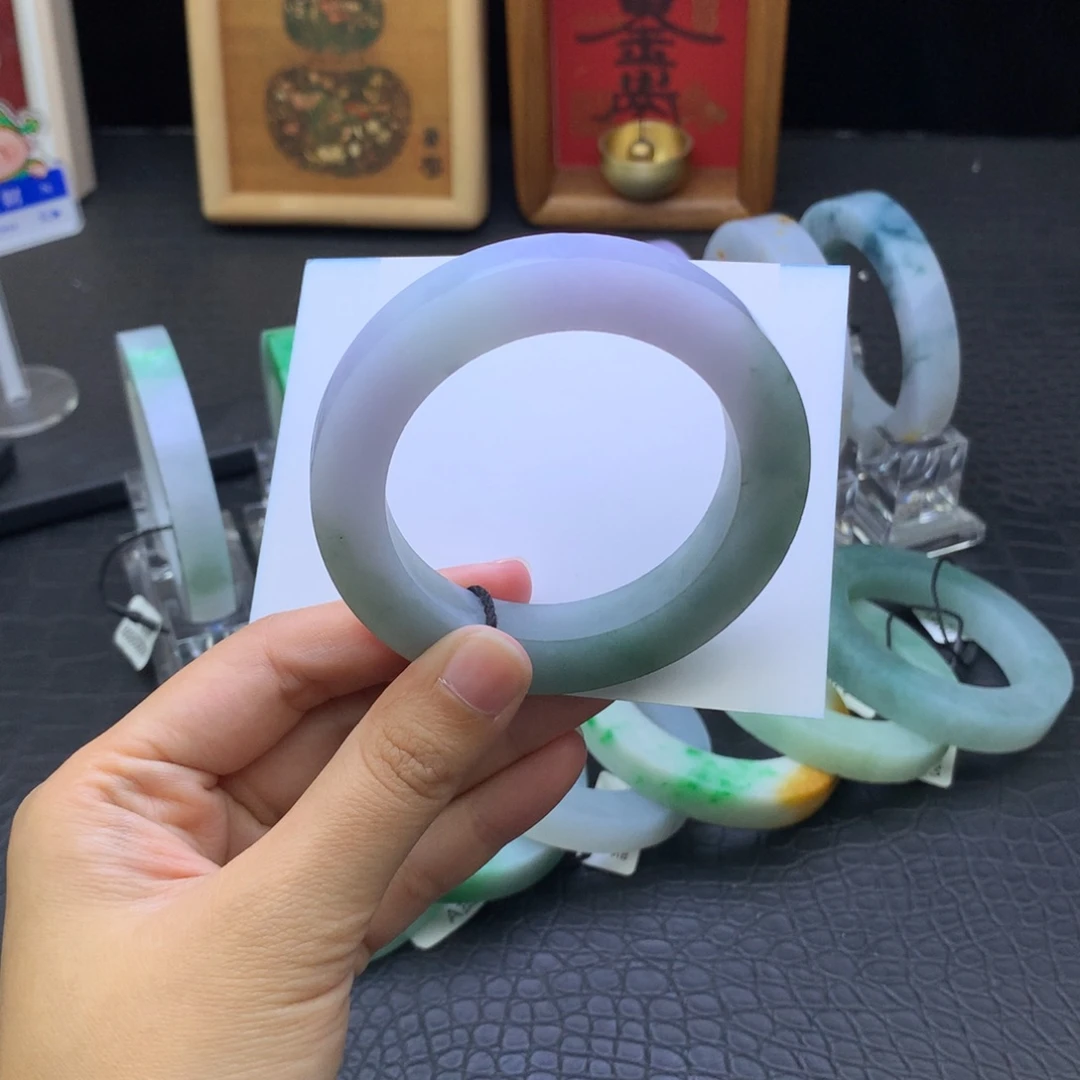 定制翡翠未镶嵌翡翠手镯