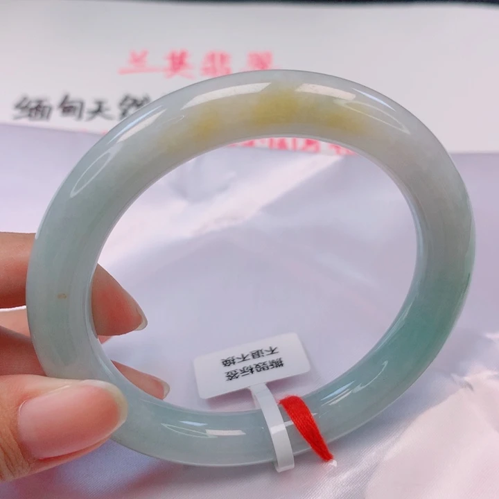 未镶嵌手镯（圆镯）翡翠