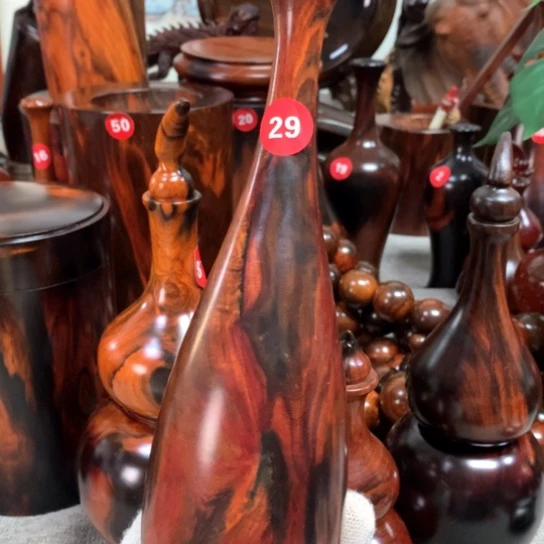 波***浪木大红酸枝花瓶一个