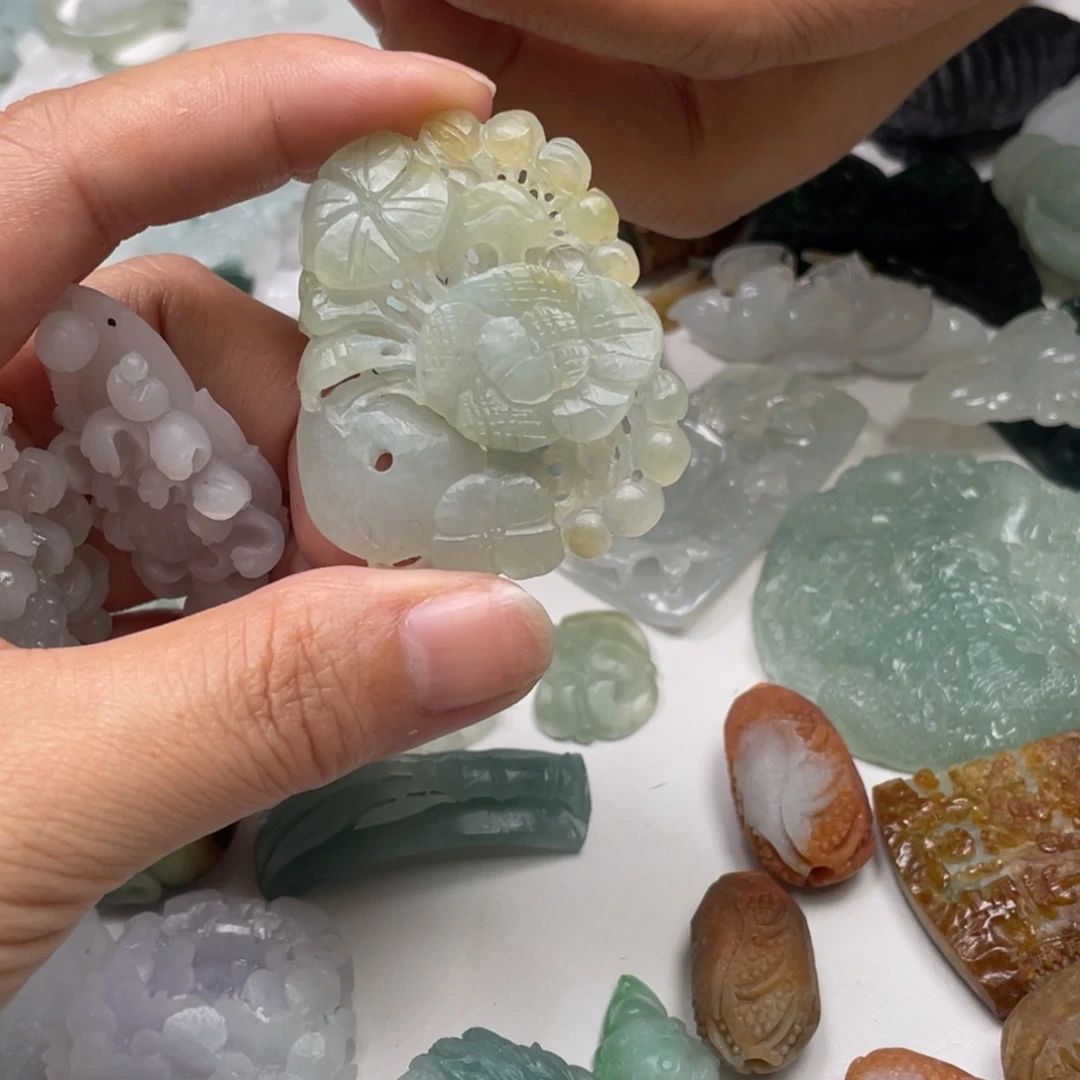 翡翠未镶嵌颈饰翡翠吊坠