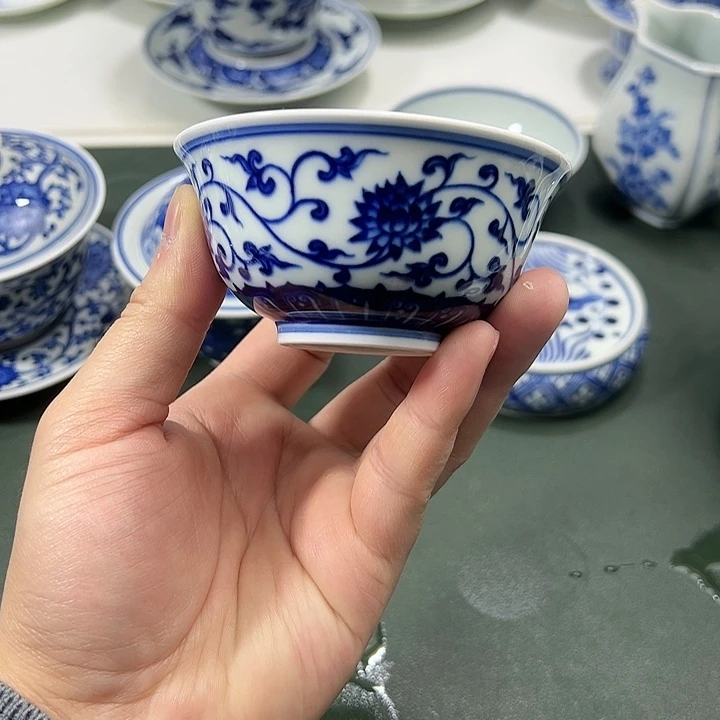 微瑕柴窑缠枝花卉花鸟宫碗