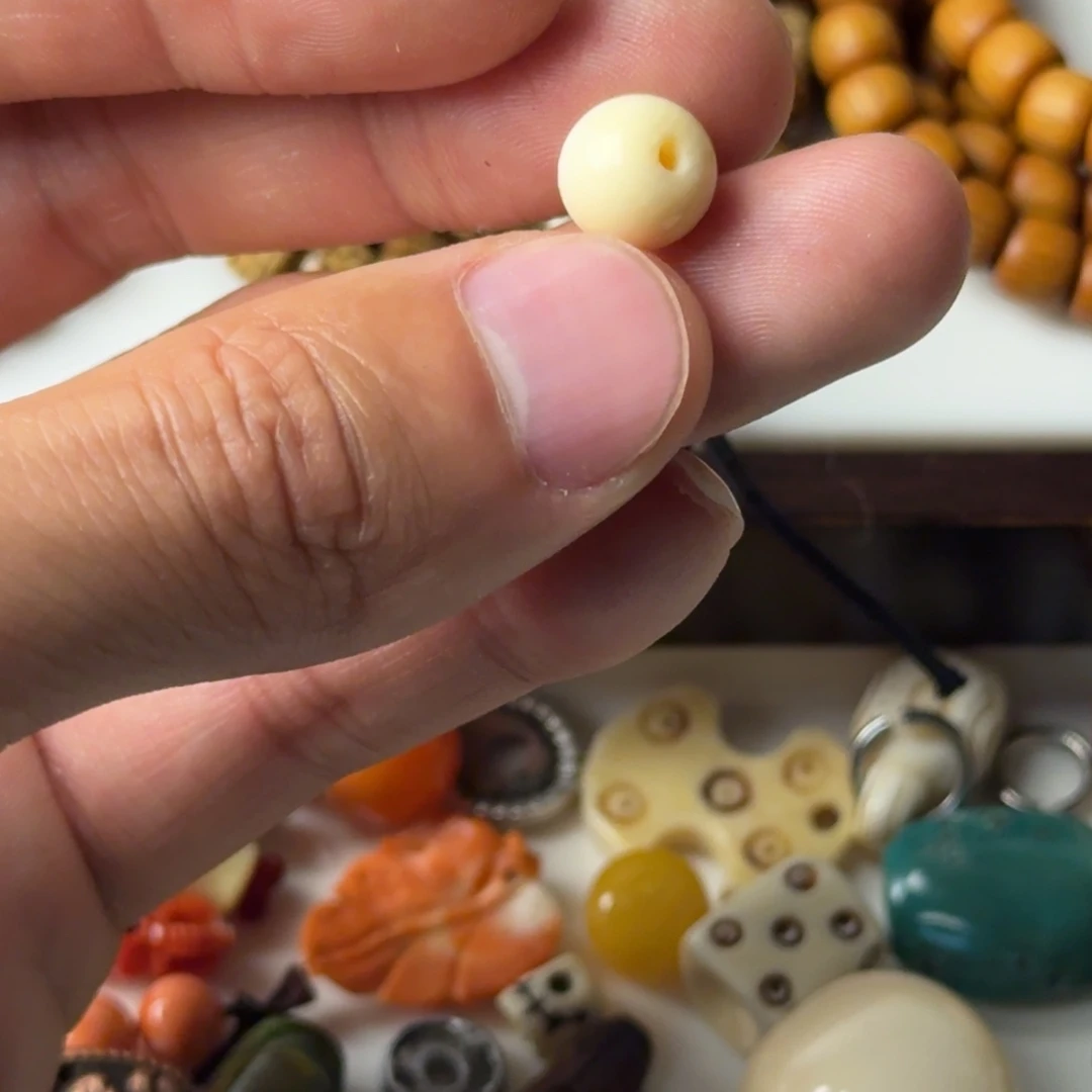 琉璃/树脂/塑料类藏传配饰