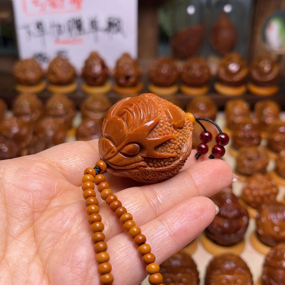 橄榄核把件宝*孤品手工金蟾手把 三点七左右
