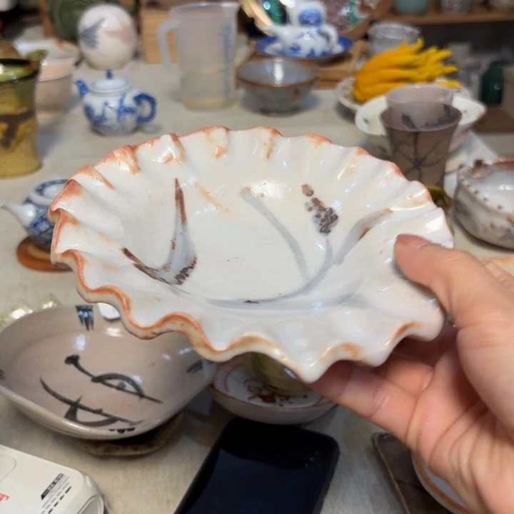 陶泥一个壶承盘子的