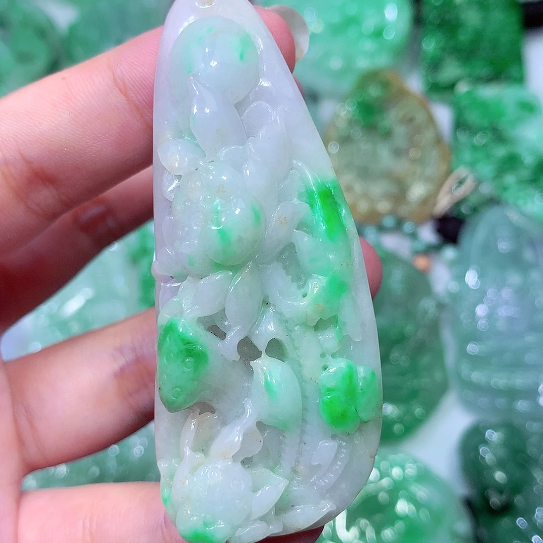 吊坠(不含链)未镶嵌翡翠