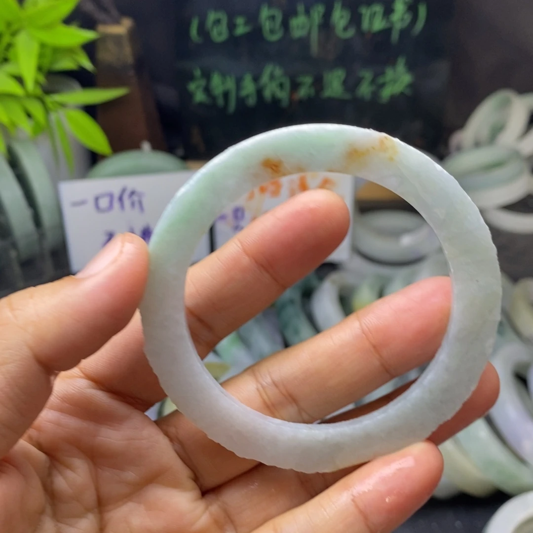 定制翡翠未镶嵌手镯