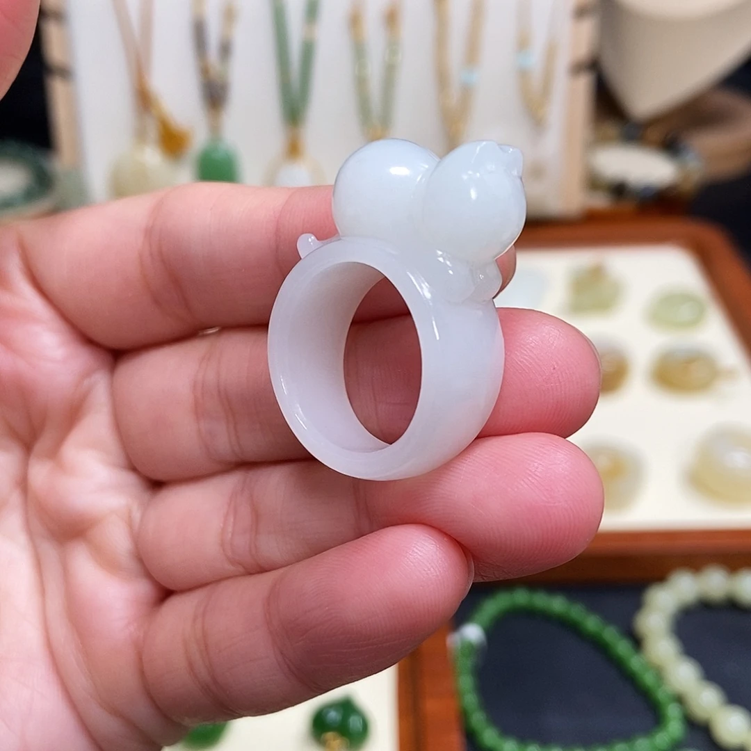 和田玉未镶嵌戒圈