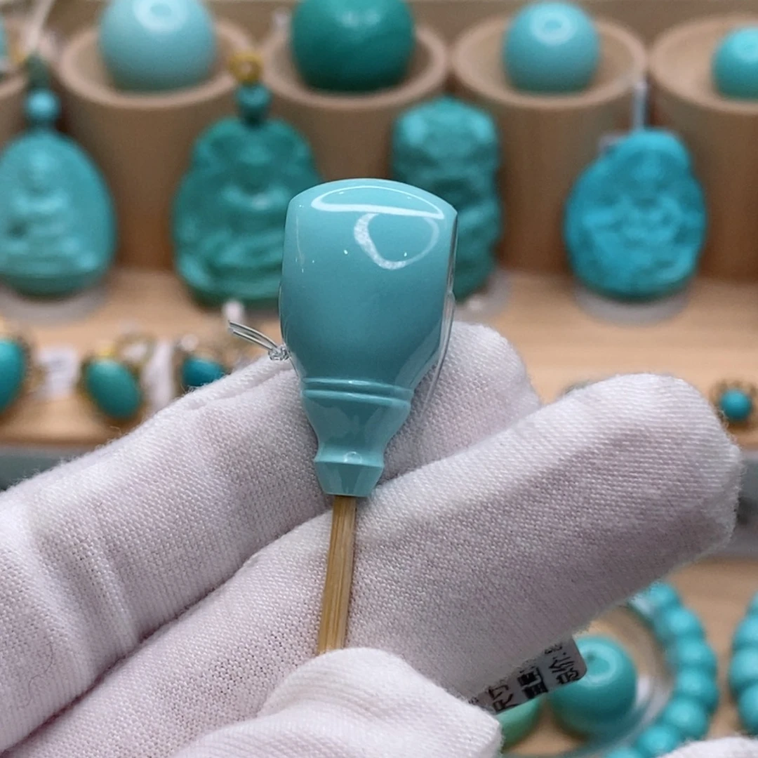 绿松石未镶嵌珠宝奇石