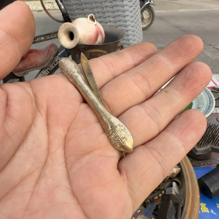 辉***废旧金属制品工艺品