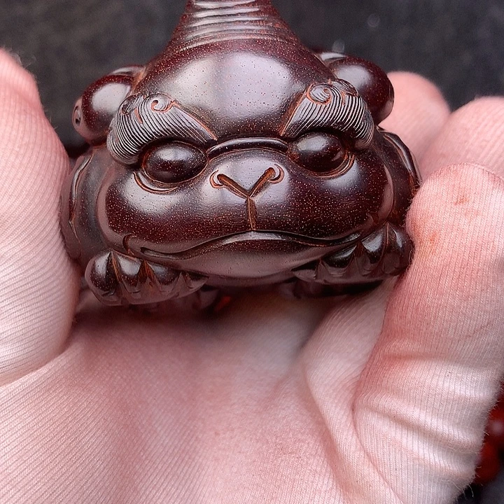 大***袍檀香紫檀（小叶紫檀）把件谛听手把件