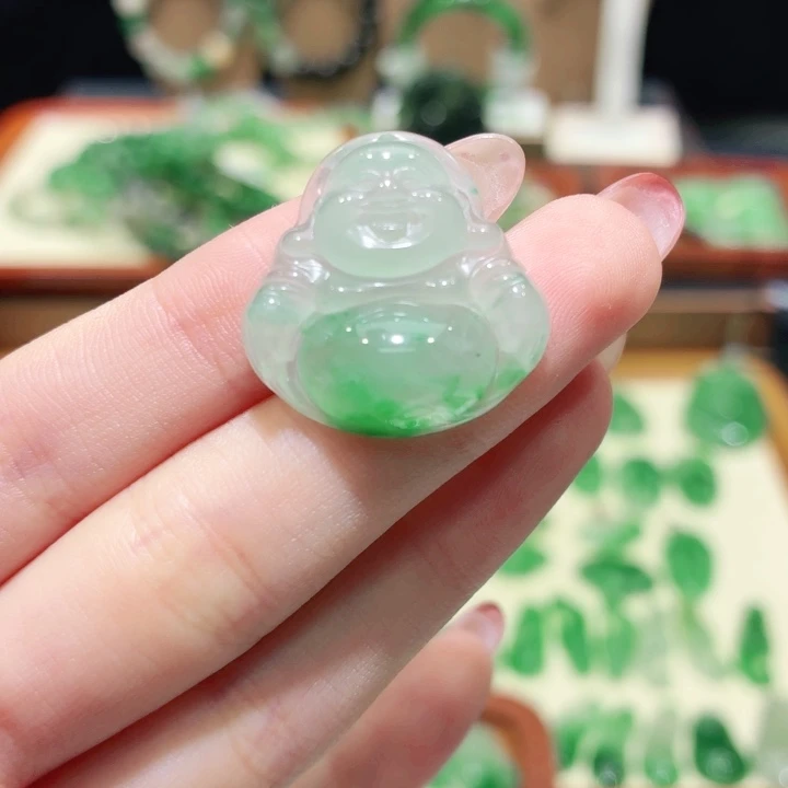 石英质玉（非洲翠）未镶嵌颈饰
