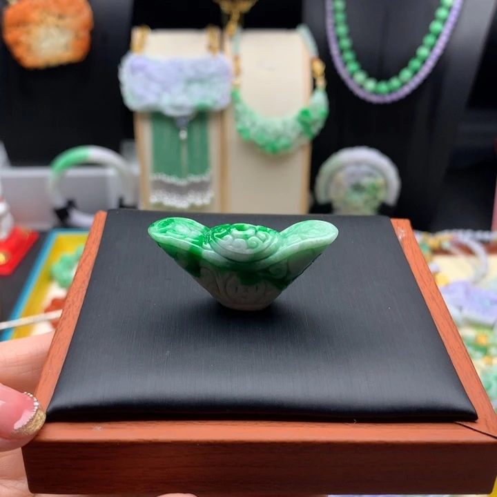 翡翠颈饰未镶嵌翡翠元宝