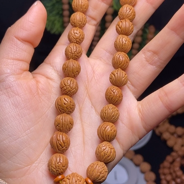 秦岭龙纹桃核手持