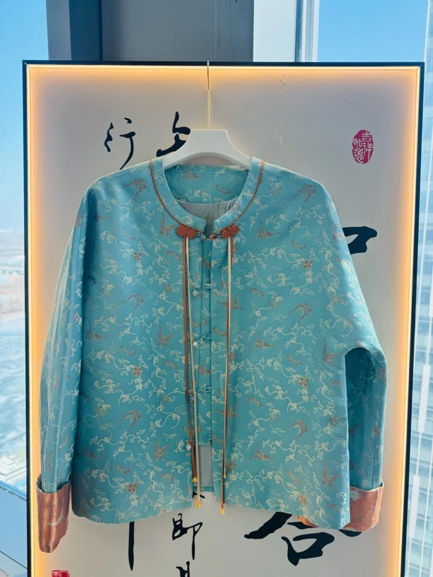 缠枝蝶舞宋锦百搭款外套