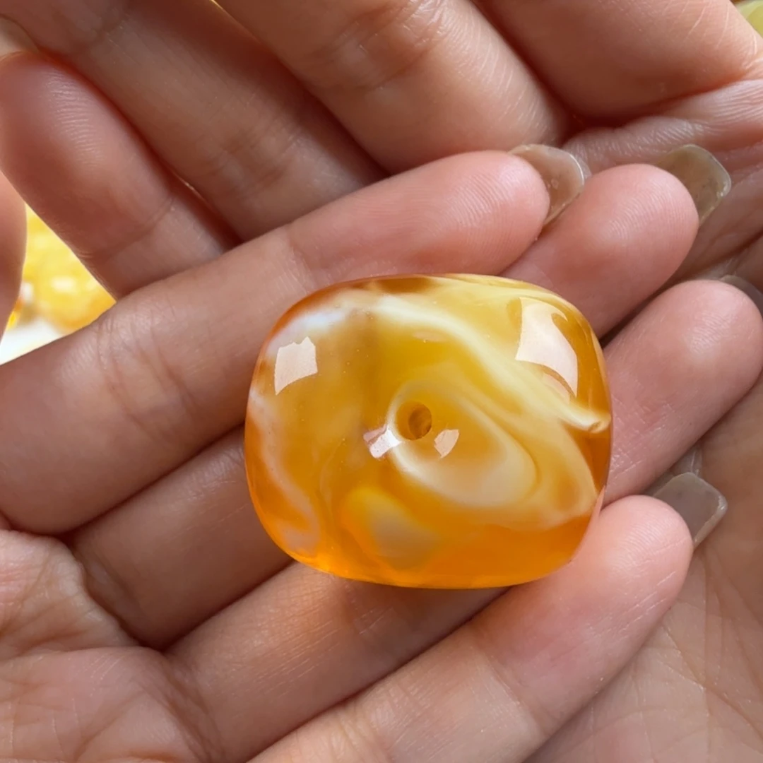 琥珀未镶嵌颈饰纯天然琥珀蜜蜡无优化