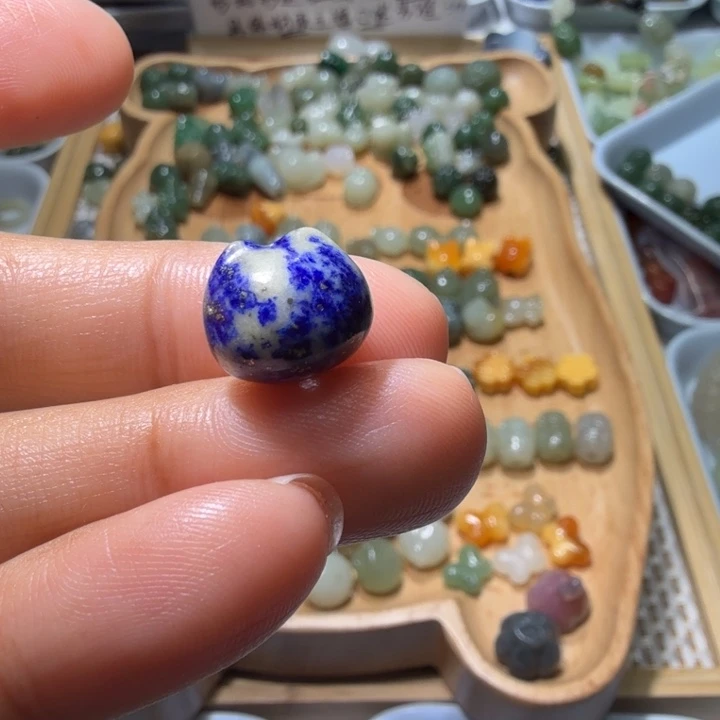 和田玉未镶嵌珠宝半成品