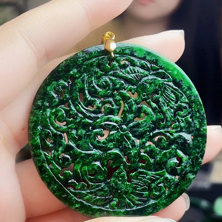 翡翠未镶嵌颈饰多样性