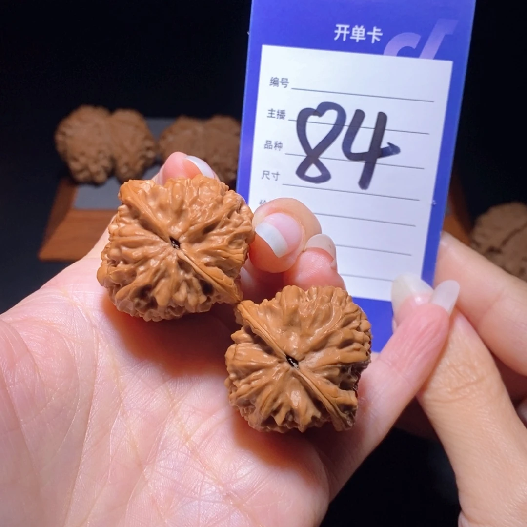 文玩核桃把件红缨枪34左右无运费险偏远不包邮有修